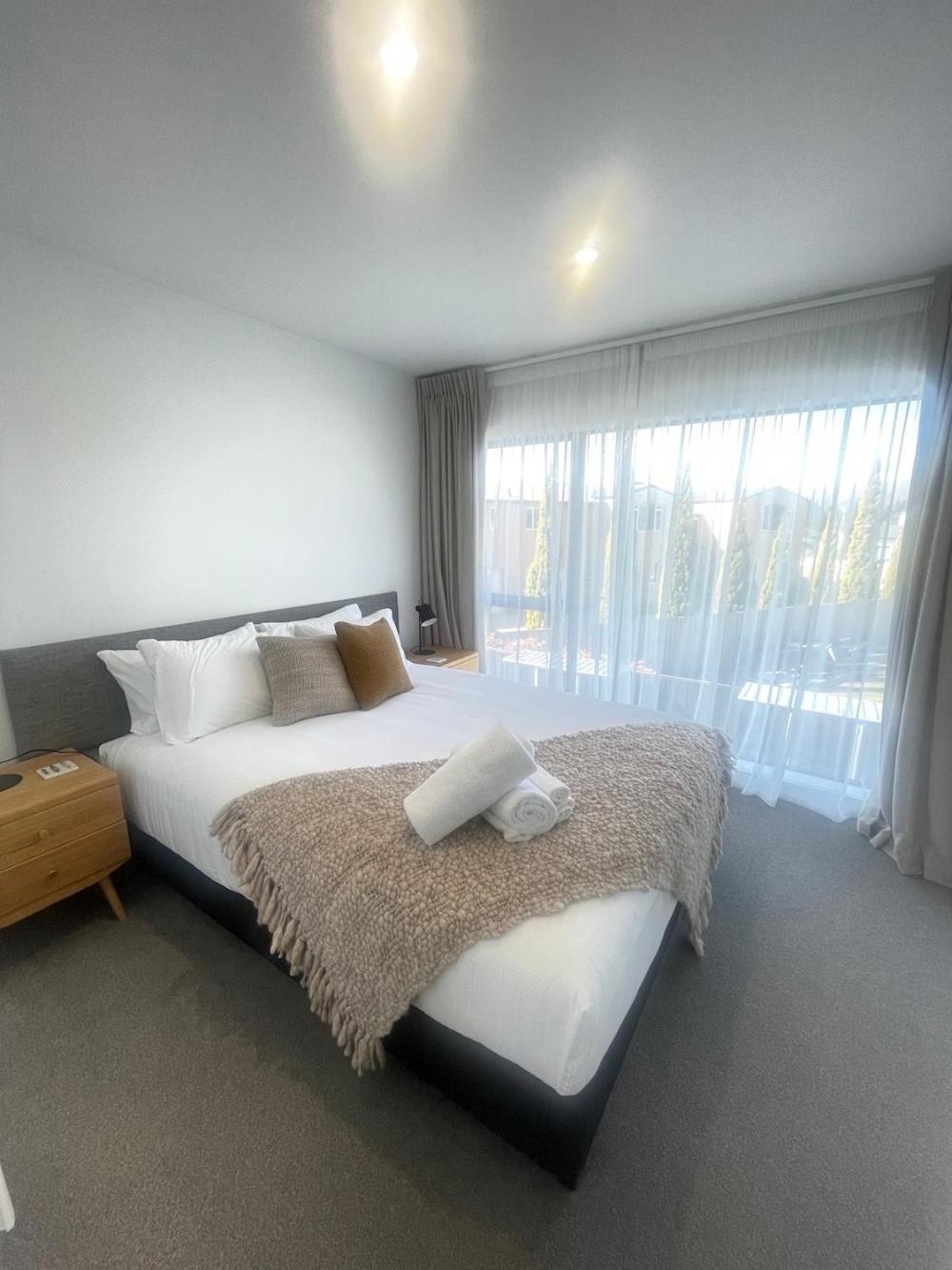 Alpine Junction Townhouse Apartments, Lodge & Hotel Γουανάκα Εξωτερικό φωτογραφία