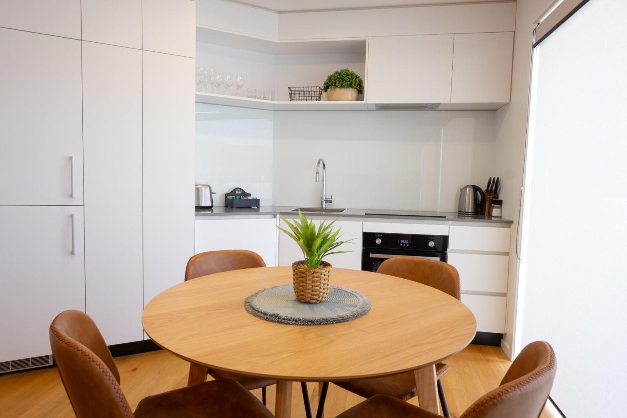 Alpine Junction Townhouse Apartments, Lodge & Hotel Γουανάκα Εξωτερικό φωτογραφία